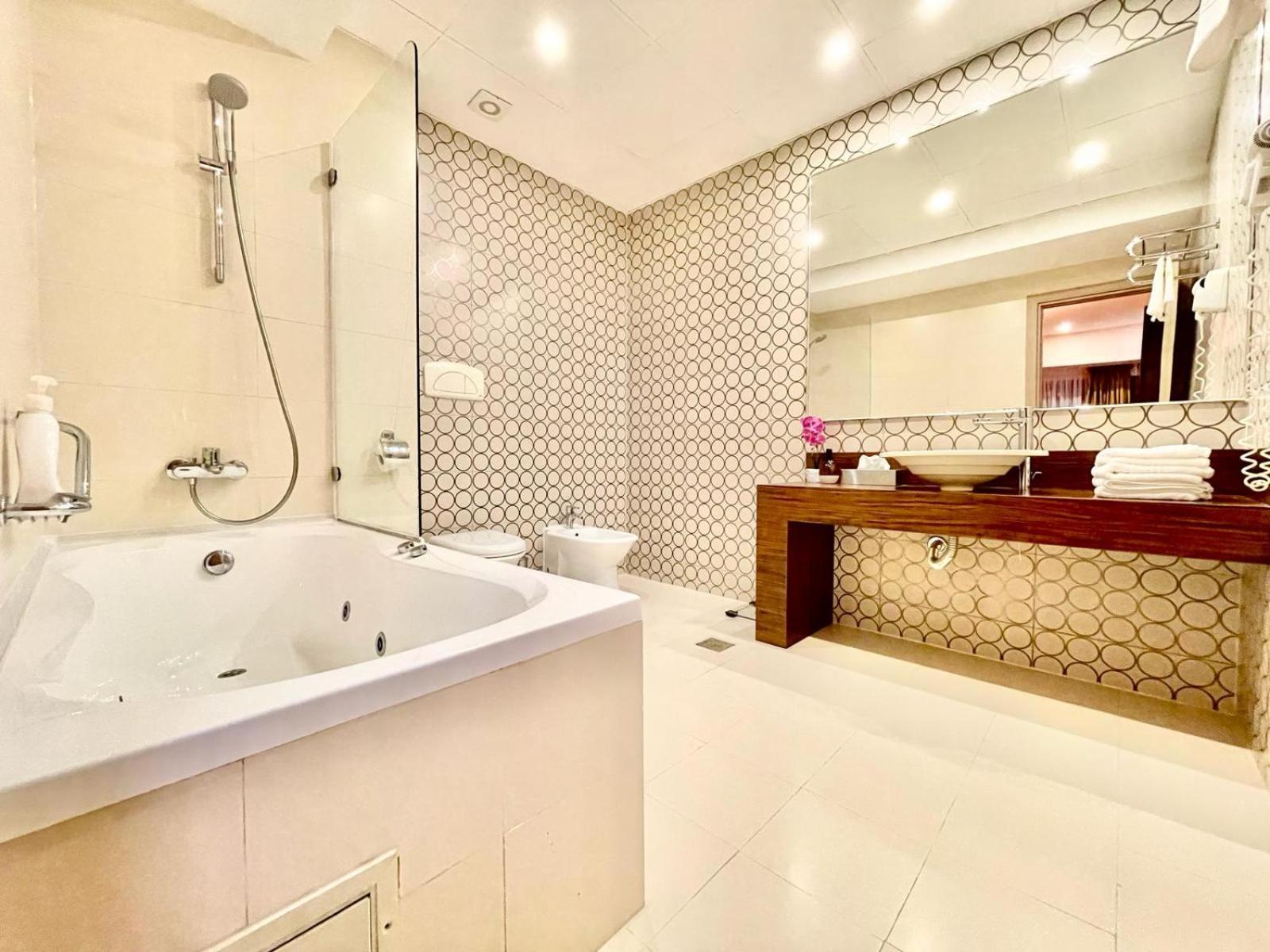 Yamaluxe Apartments - Bucuresti Luaran gambar